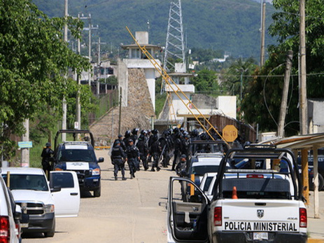 Сбежавшим от преступников мексиканским полицейским дали 27 лет тюрьмы