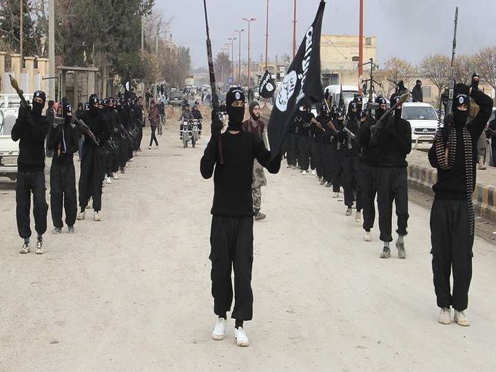В коалиции заявили, что в Ракке остаются около двух тысяч боевиков ИГИЛ