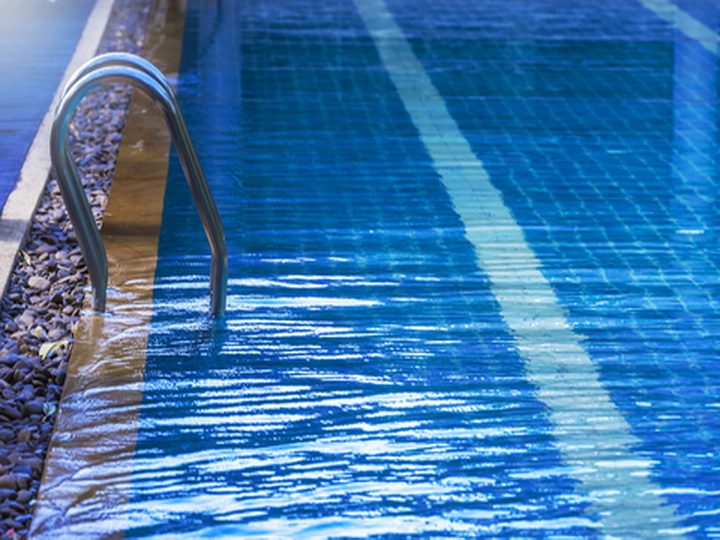 Швейцарский отель раскритиковали за требование к евреям мыться перед бассейном