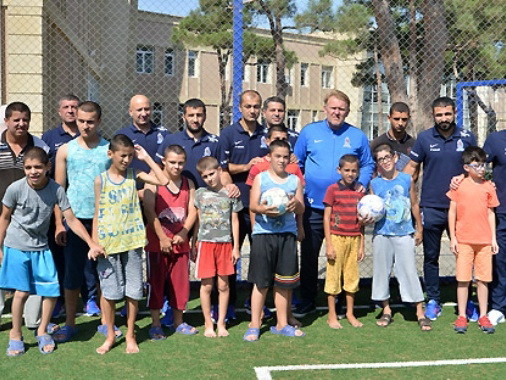 Футболисты сборной Азербайджана посетили детскую школу-интернат - ФОТО