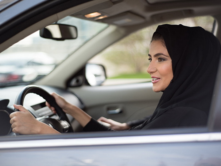 В Саудовской Аравии женщинам разрешат водить мотоциклы и грузовики