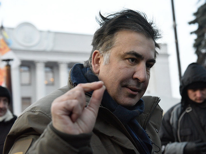 Саакашвили сравнил Порошенко с пивом
