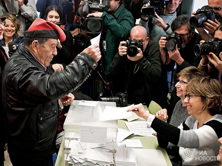 Завершилось голосование на досрочных выборах в парламент Каталонии