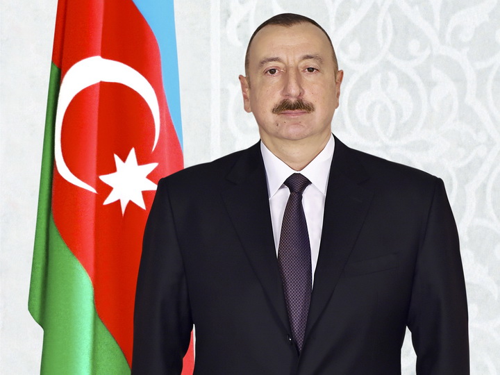 Президент Ильхам Алиев поздравил Рауля Кастро Рус