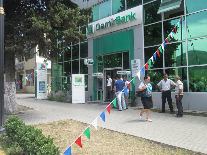 Dəmir Bank объявлен банкротом