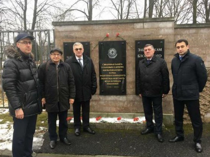 Почтена память азербайджанских воинов, погибших в боях за освобождение Ленинграда - ФОТО