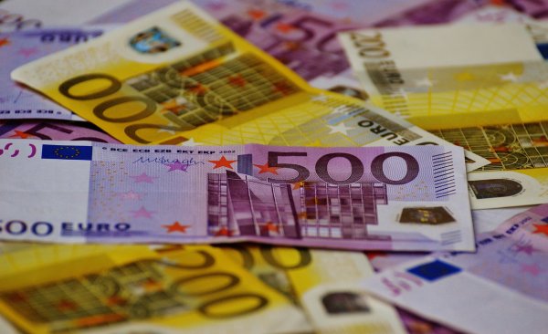 В Кривом Роге рабочие требуют зарплату в 1 тысячу евро