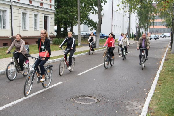 В Ростове чиновники приехали на работу на велосипедах