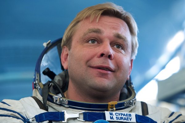 Герой России лётчик-космонавт Максим Сураев отмечает 46-летие