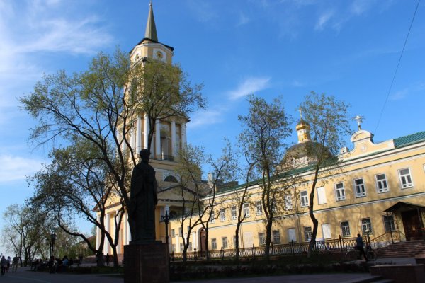 В Перми возле Галереи молился полностью голый мужчина