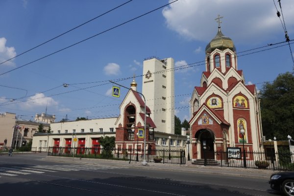 МЧС в Петербурге зажгли вечный огонь по погибших пожарных в годы войны