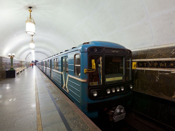 В московском метро установили табло, неудобное для пассажиров