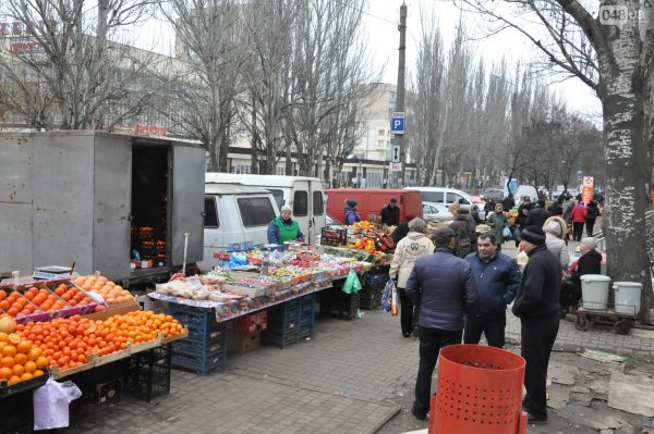 Стихийный рынок на Рабочем городке Ростова разогнал ОМОН