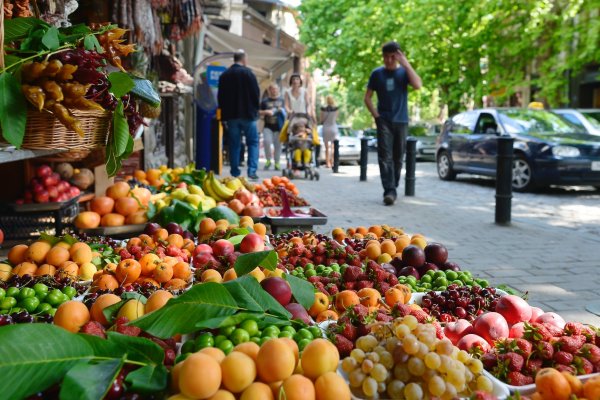 Эпидемиологи назвали самые опасные летние продукты