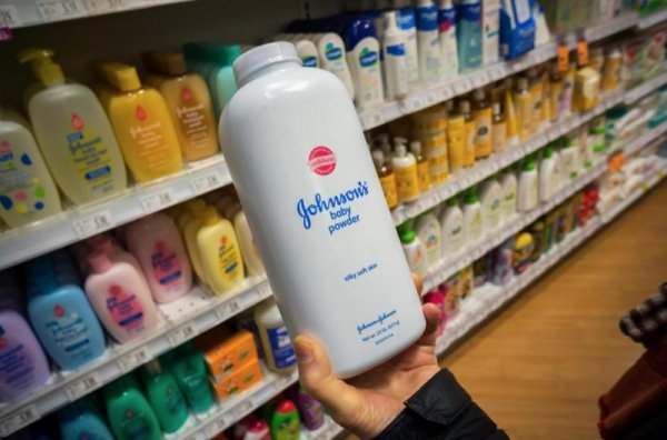 Johnson & Johnson обязали выплатить $5 млрд компенсаций за тальк