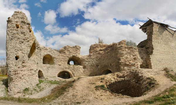 Археологами из Пскова обнаружено первоначальное ядро Варламской башни