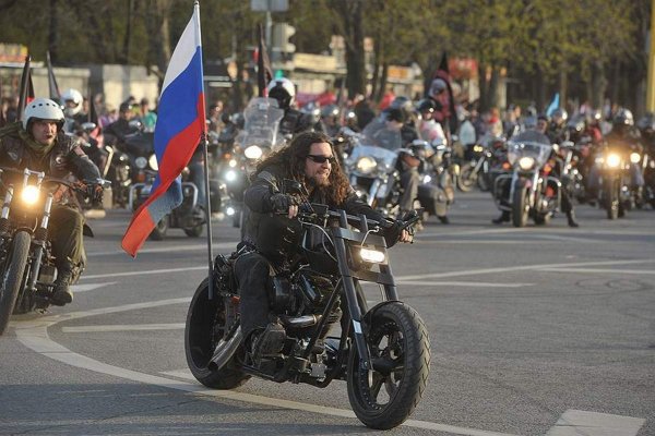 «Ночные Волки» проехали огромной колонной по трассе М-4 «Дон»