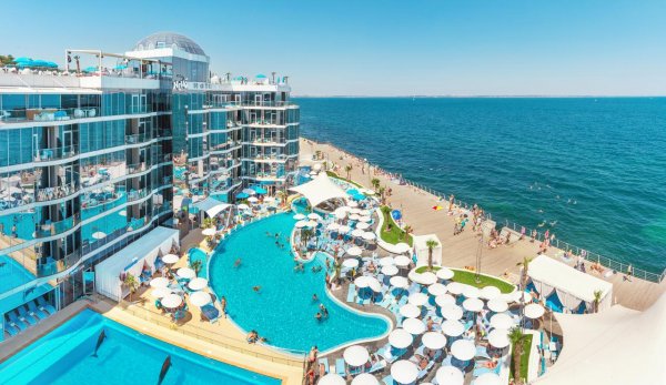 Фекалии на головы отдыхающим: Одесская гостиница сбрасывает содержимое сортиров в море