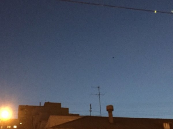 Инопланетяне над Уралом: В небе Екатеринбурга засняли нечто, похожее на НЛО