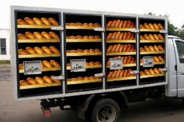 Ростовчанка возмущена отгрузкой хлеба в магазине города
