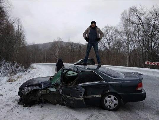 «Ради селфи Honda в хлам»: Приморский «дрифтун» под Новый год едва не убил китайцев в ДТП