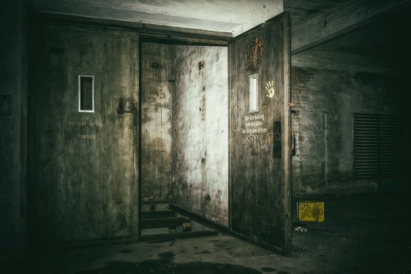 Тюрьма на 1,5 минуты — В России могут заменить абсолютно все ветхие лифты