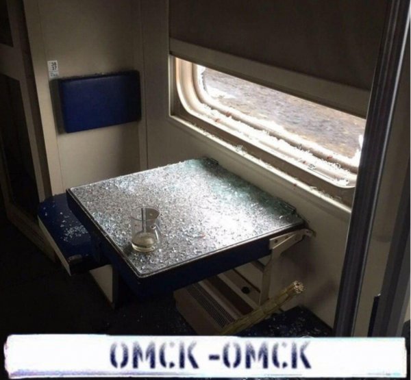 «Осознал, что едет в Омск»: Пассажир РЖД выпрыгнул в окно на скорости 120 км/ч